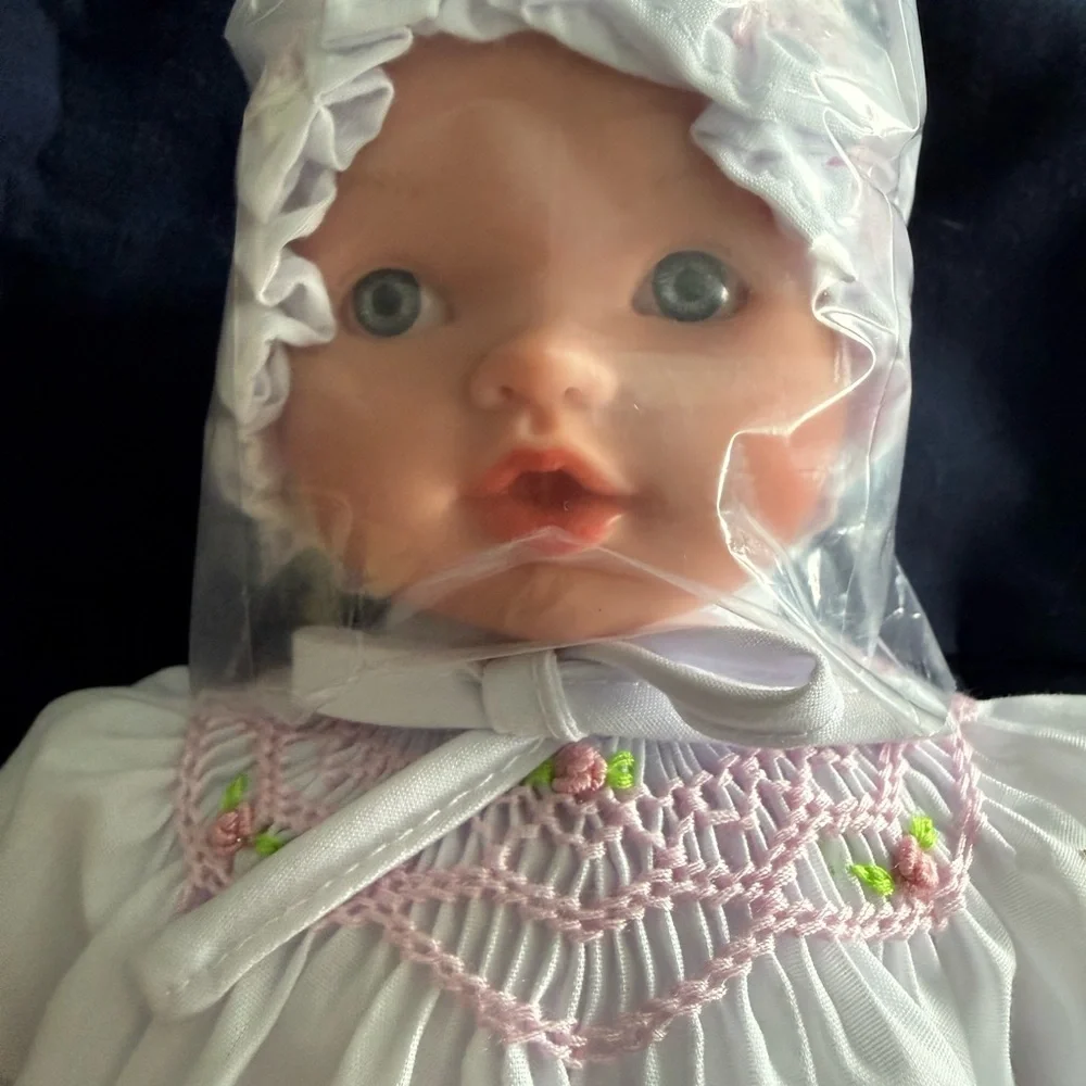Rosalina baby doll, ABBY BALD 10" WITH BONNET AND BLUE EYES - Picture 2 of 3